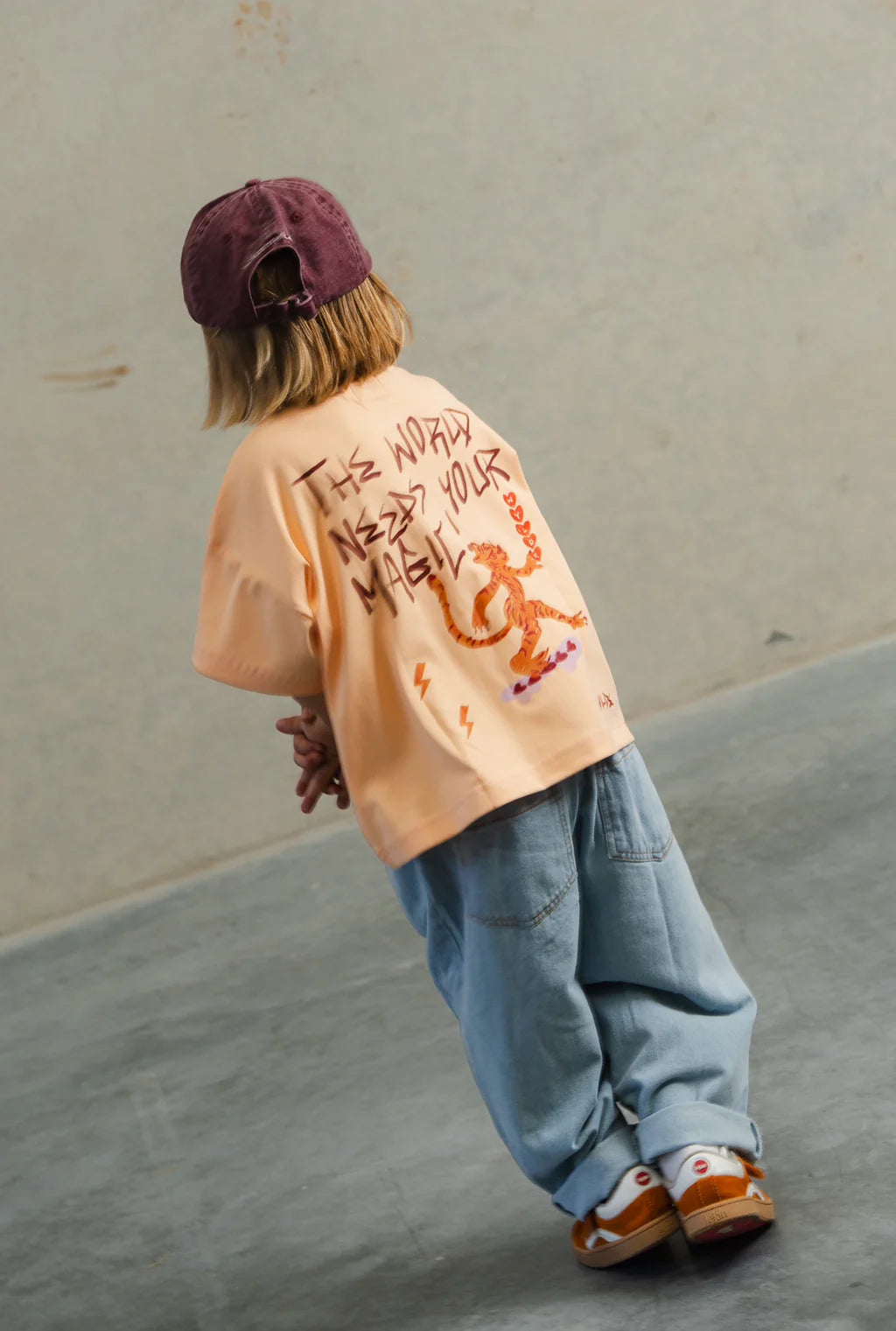 WYLDE THE LABEL FEEL THE MAGIC TEE