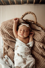 SNUGGLE HUNNY HAZELNUT DIAMOND KNIT BLANKET