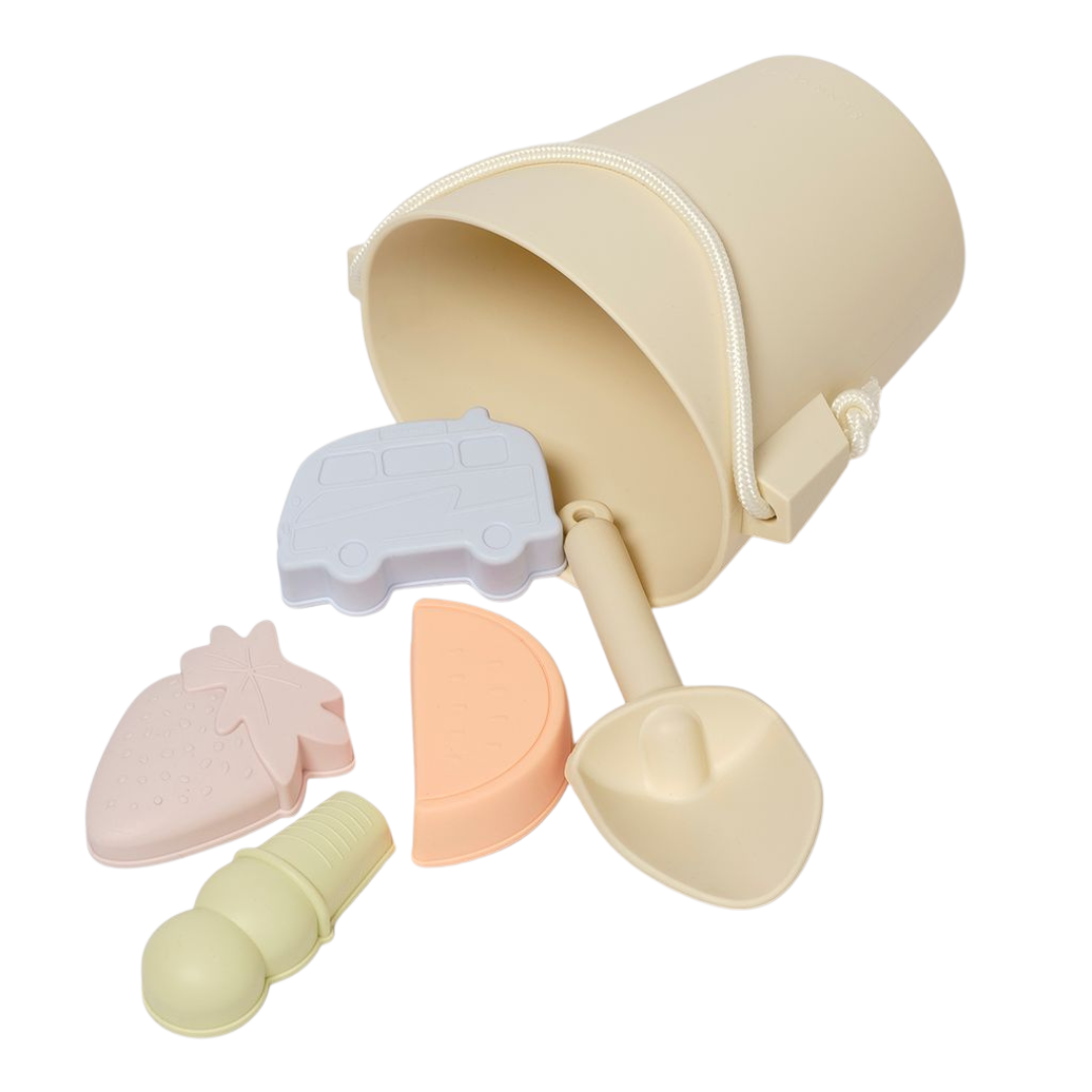 SUNNYLIFE SILICONE BUCKET & SPADE SET APPLE SORBET MULTI