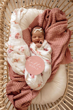 SNUGGLE HUNNY ROSA DIAMOND KNIT BLANKET