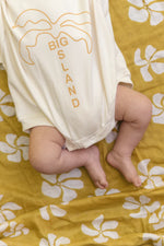 CINNAMON BABY MUSTARD HONOLULU SWADDLE