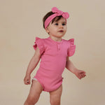 SNUGGLE HUNNY CANDY RIB SHORT SLEEVE BODYSUIT WITH FRILL