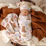 SNUGGLE HUNNY COWBOYS JERSEY WRAP & BEANIE SET