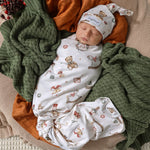 SNUGGLE HUNNY SANTA'S TOY SHOP JERSERY WRAP & BEANIE SET